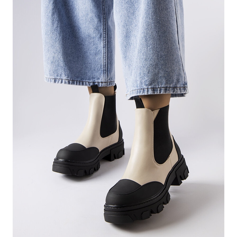 Beige-schwarze Slip-On-Stiefel von Sibyla 1