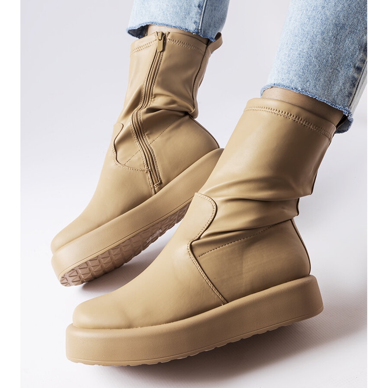 Beigefarbene Plateaustiefel von Valpantena 1