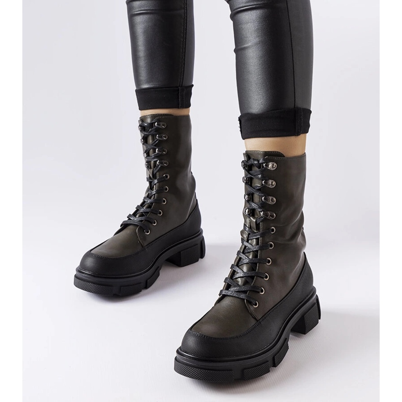 Grüne Arbeiterstiefel mit dickerer Sohle von Lori 1