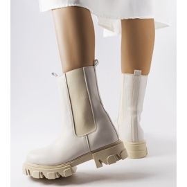 Beigefarbene Arbeitsstiefel von Vallejo 1