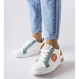 Inna Weiße Sneaker mit bunten Einsätzen von Passaic 1