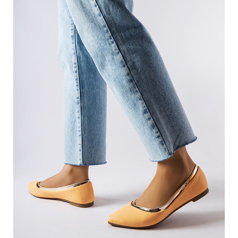 Orangefarbene Ballerinas mit spitzer Zehenpartie von Vittorio 1