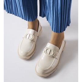 Inna Beige lackierte Scranton-Loafer 1