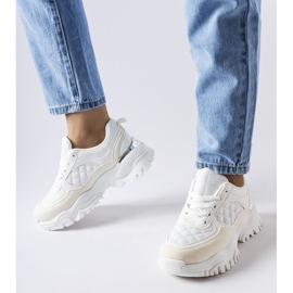 Inna Weiße Sneakers mit silbernem Einsatz von Esquibel 2