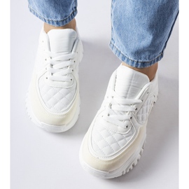 Inna Weiße Sneakers mit silbernem Einsatz von Esquibel 3