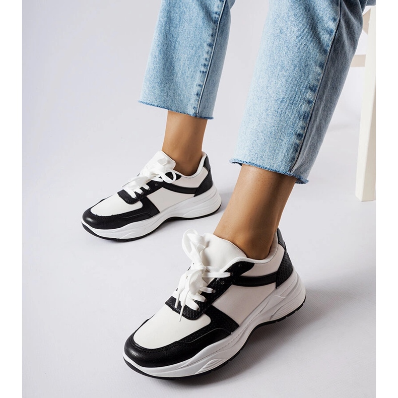 Schwarz-weiße Schuhe mit Schlangenleder-Akzenten von Diego 1