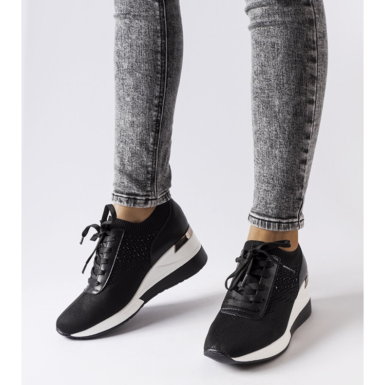 Inna Schwarze Keilsneaker mit Strasssteinen von Vala 1