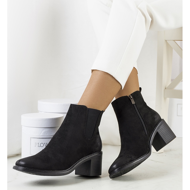 PA1 Schwarze Luiza-Stiefel mit hohen Absätzen 1