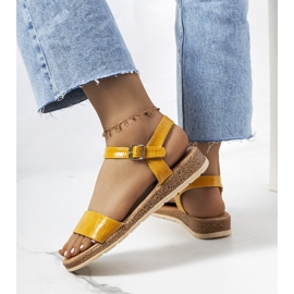 Gelbe Speier Damensandalen 1