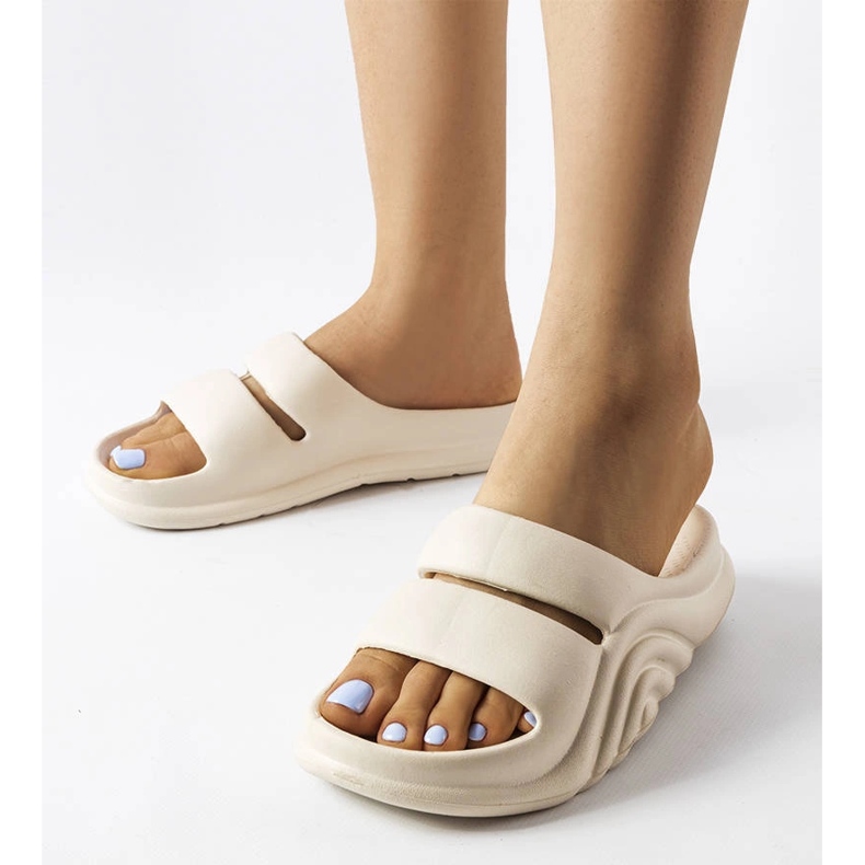 Beige Gummipantoletten von Geneve 1