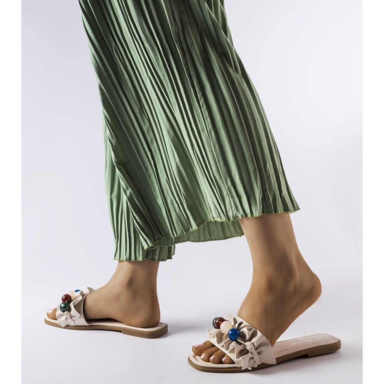 Beige gerüschte Pantoletten von Fortier schwarz 1