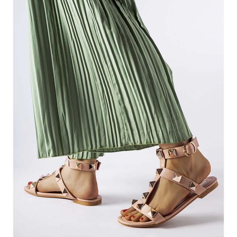 Inna Rosa Sandalen mit Ignazio-Nieten 1