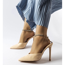 Beigefarbene Stiletto-Pumps von Claude mit Strasssteinen 1