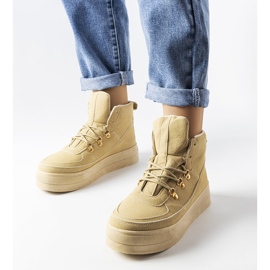 Beige Schnür-Plateaustiefel von Jolin 1