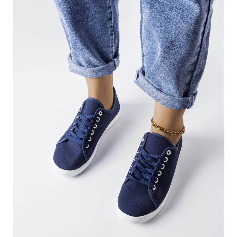 Marineblaue Stoffsneaker von Razan 1