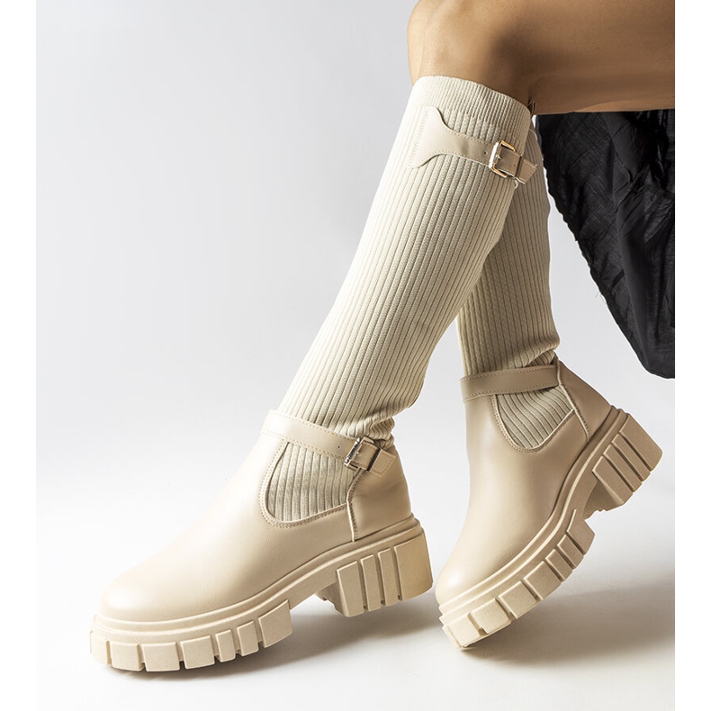 Beige Stiefel mit flexiblem Obermaterial von Courcelle 1