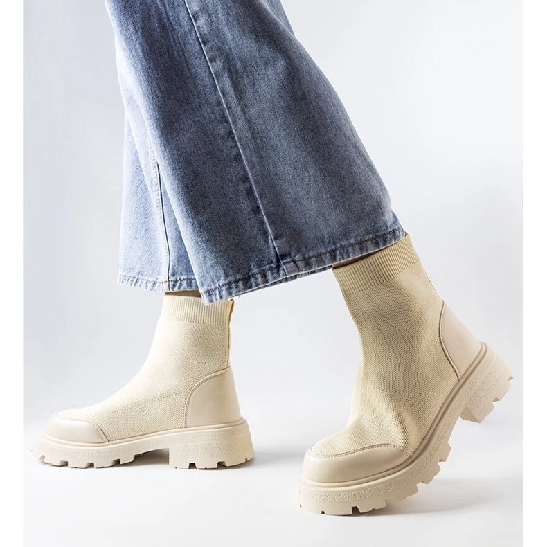 Beigefarbene Sock-Boots von Lonte 1