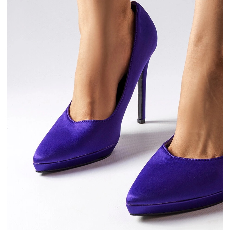 Lila Satinpumps von Silje 1