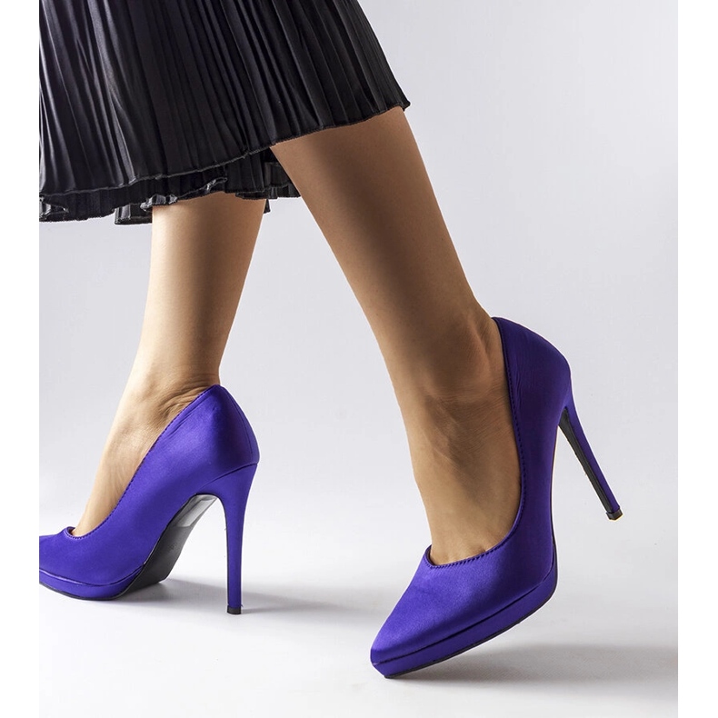 Lila Satinpumps von Silje 2