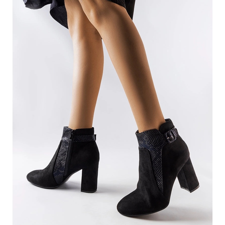 Schwarze Stiefel mit Schlangeneinsatz aus Öko-Wildleder Daamen 2