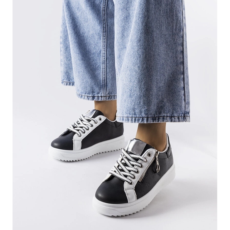 Inna Schwarze Turnschuhe auf der Romola-Plattform 1