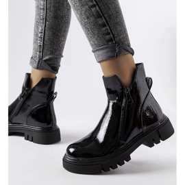 Schwarz lackierte Isolierstiefel von Ritte 1