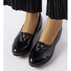 Schwarze Lackballerinas mit Mellori-Verzierung 2