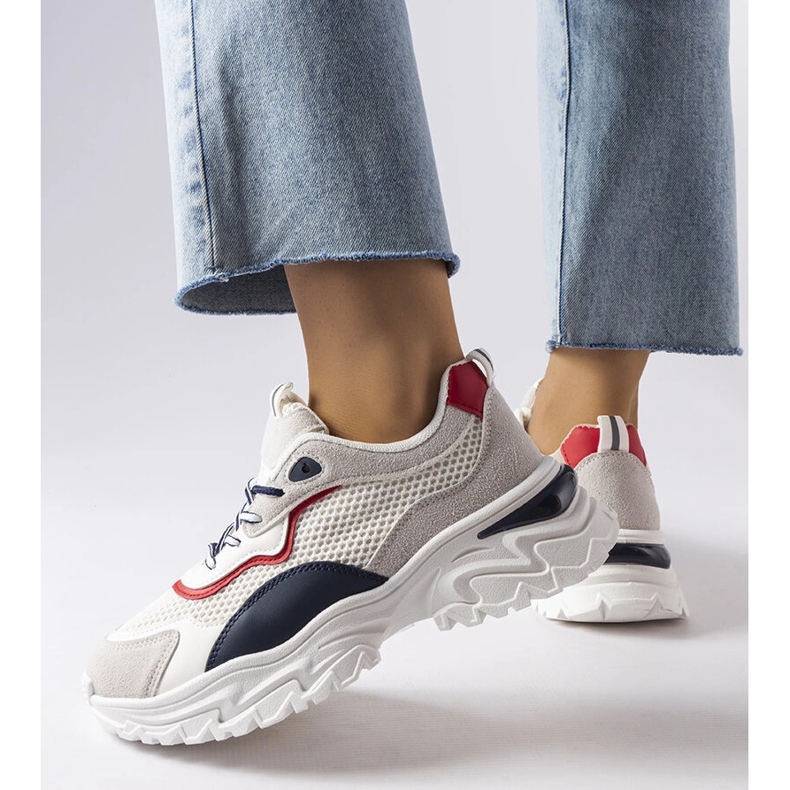 Inna Weiße Sneaker mit sichtbarem Profil von Rosita 1