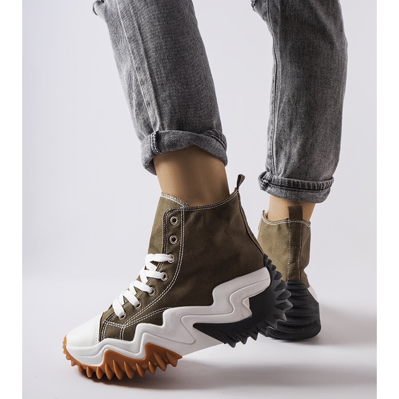 Grüne Sneaker mit dicken Sohlen von Toro 1