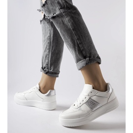 Weiße und silberne Sport-Sneaker von Parma 1