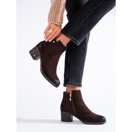 W. Potocki Klassische braune Damenstiefel auf der Potocki-Post 1