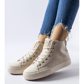 Beige isolierte Sneakers Big Star MM274018 1