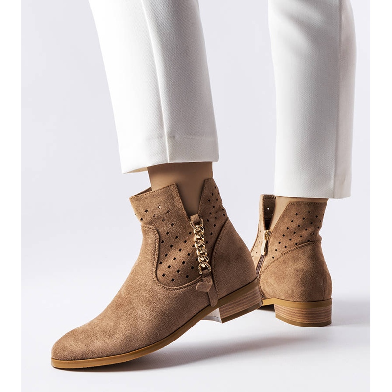 Beige Stiefel mit durchbrochenen Einsätzen von Vinceza 1