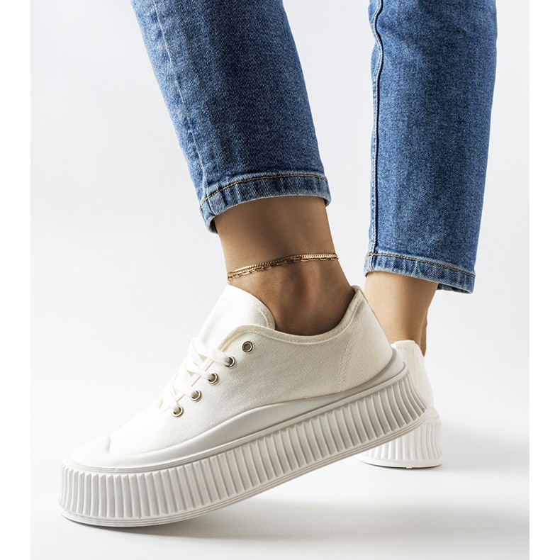 Weiße Sneakers mit dicker Sohle von Wallace 1