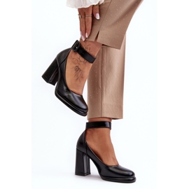 WS1 Schwarze Pumps mit Absatz und Schnalle Idovana 1