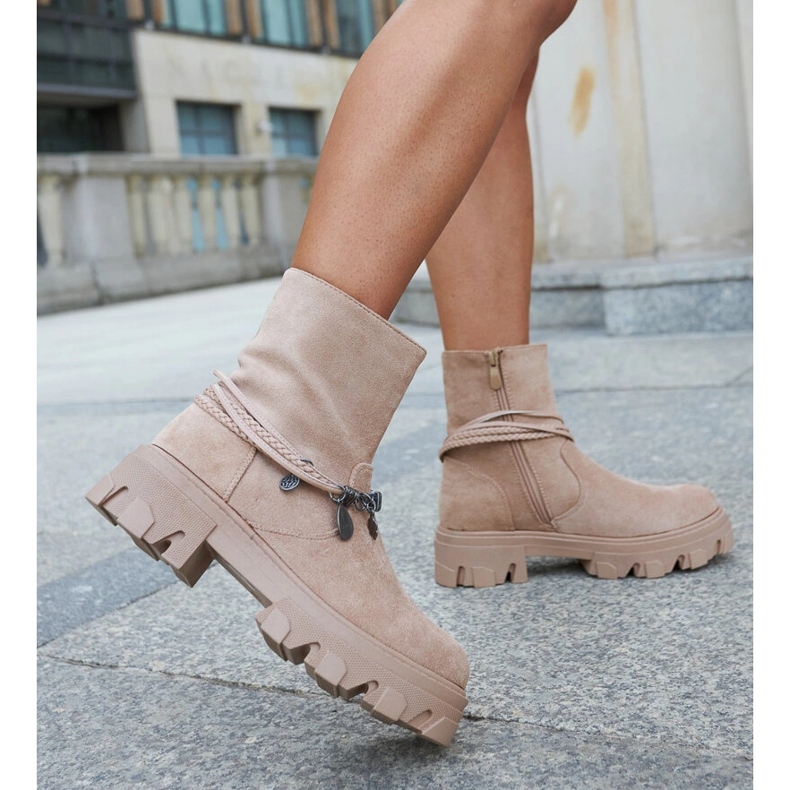 Beige Stiefeletten mit dekorativem Armband von Geraldo 1