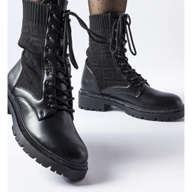 Schwarze Sockenstiefeletten mit Emanuele-Strasssteinen 1