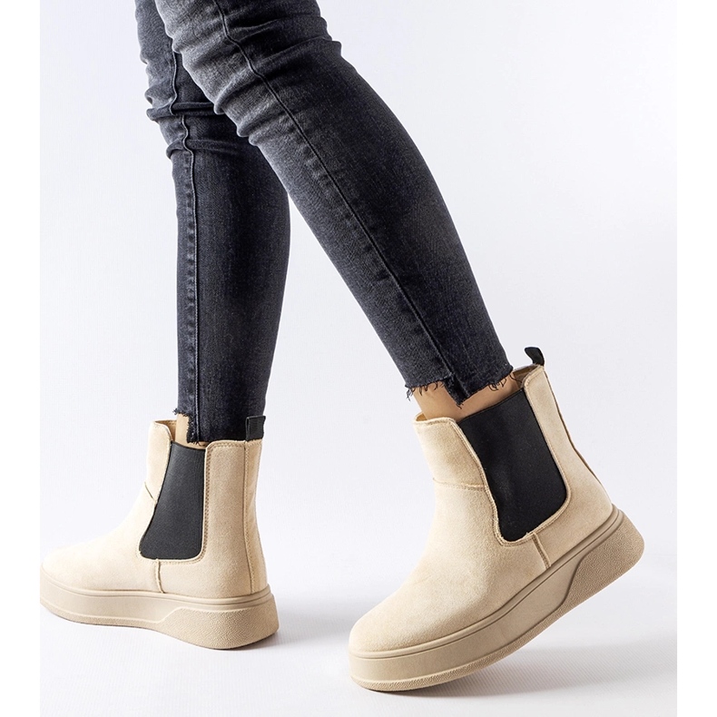 Beige Stiefeletten auf der Benilde-Plattform 1