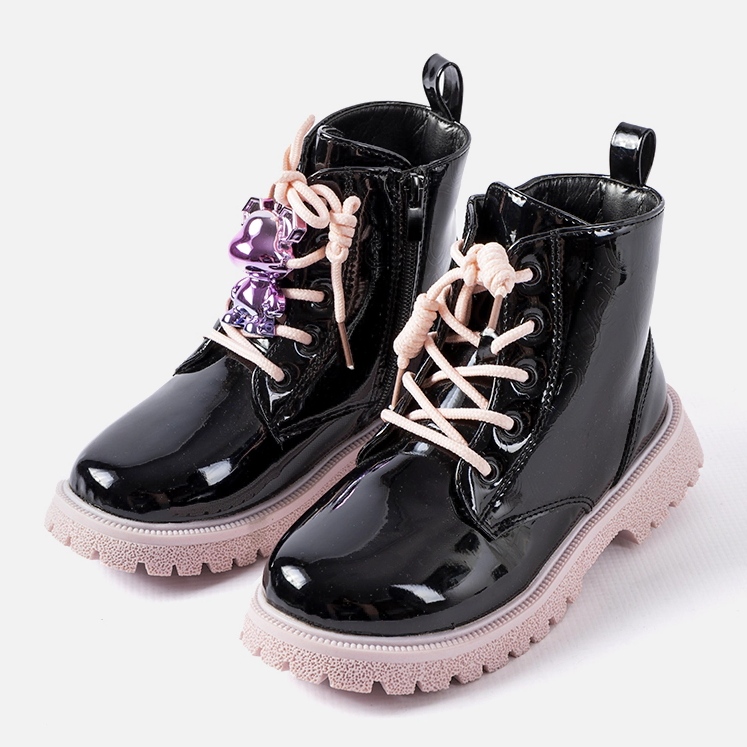 Evento Schwarz-rosa Lackstiefel mit Orso-Teddybär 1