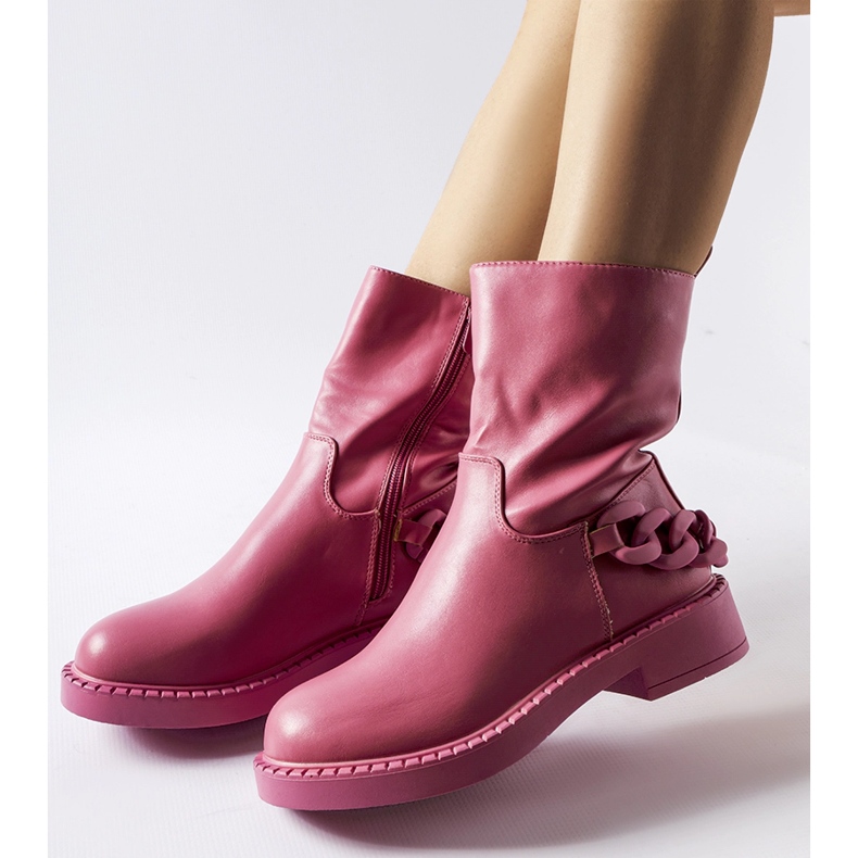 Inna Rosa isolierte Stiefeletten mit Kette Linera 1