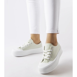 Grüne Turnschuhe auf einer dicken Fortunata-Plattform 1