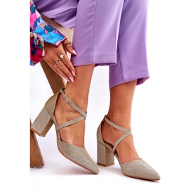 Modische glänzende goldene High-Heel-Pumps 3