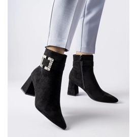 Schwarze Stiefeletten mit Alfero-Strasssteinen 1