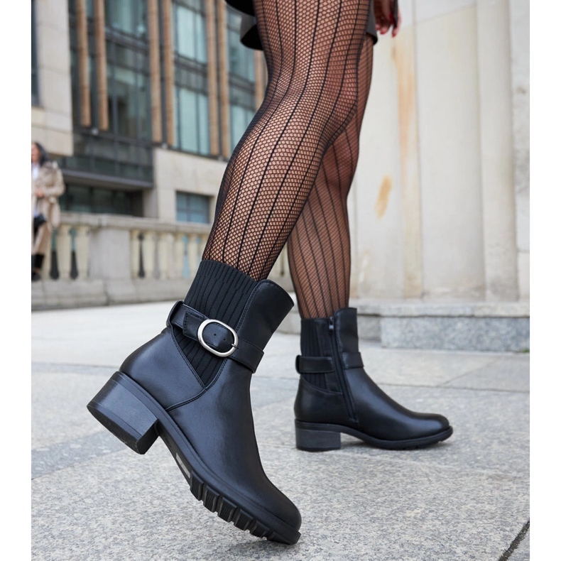 Schwarze Stiefeletten mit dekorativer Archuleta-Schnalle 2