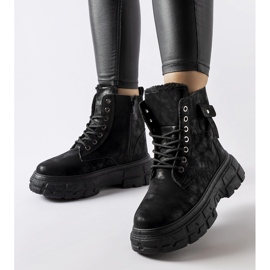 Inna Schwarze isolierte Stiefel auf der Lina-Plattform 1