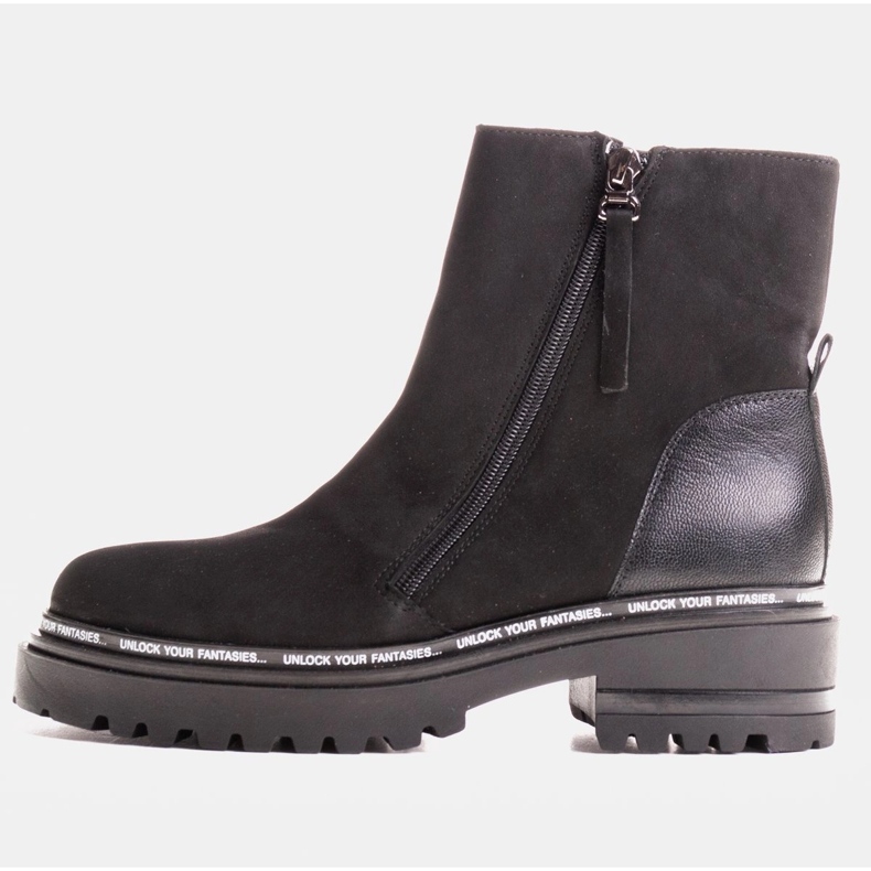 Marco Shoes Glatte Damenstiefel mit interessantem, dickem Boden schwarz 1