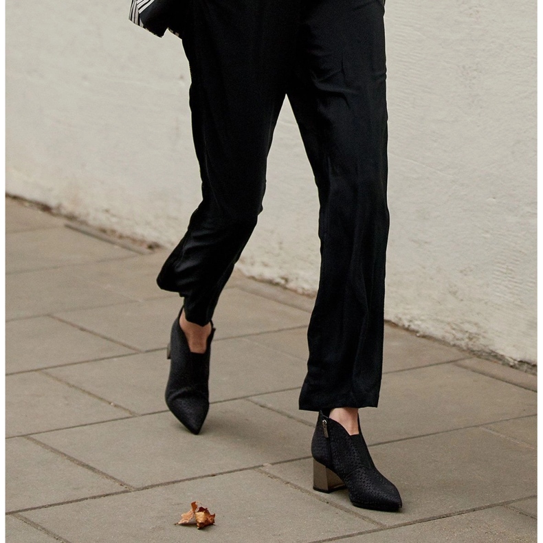 Marco Shoes Schmale Stiefel mit Gummi im Obermaterial und Metallic-Absatz schwarz 1