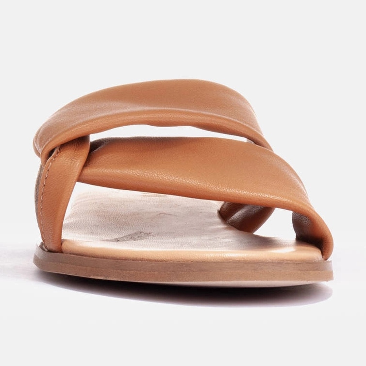 Marco Shoes Leder-Flip-Flops auf flachem Boden braun 1