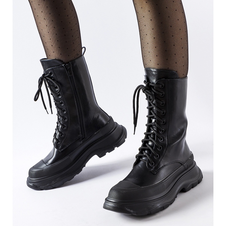 Schwarze Arbeiterschuhe mit dicker schwarzer Crosia-Sohle 2