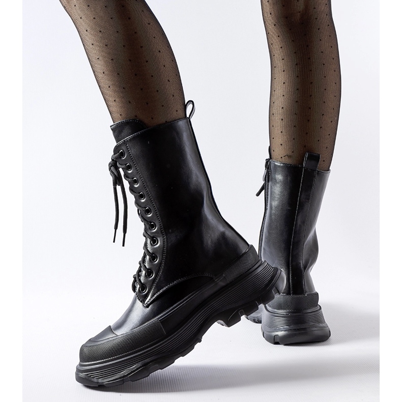 Schwarze Arbeiterschuhe mit dicker schwarzer Crosia-Sohle 1